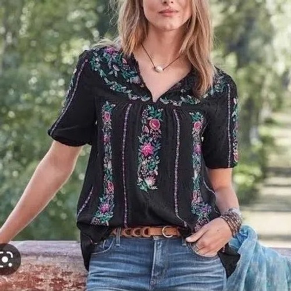 Sundance Black Embroidered Floral Dobby Peasant Blouse Top Small SP219